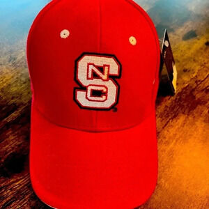NCAA NC State Wolfpack official collegiate baseball hat